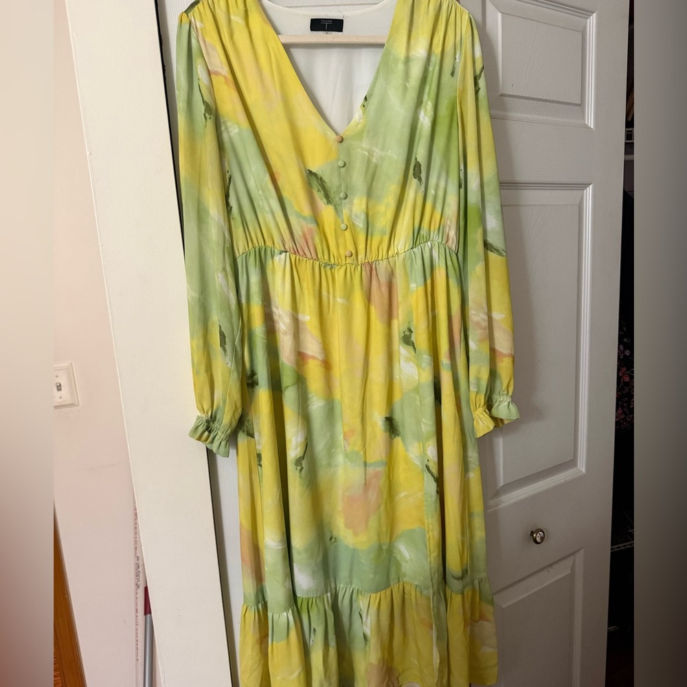 Tahari Elegant Midi Dress